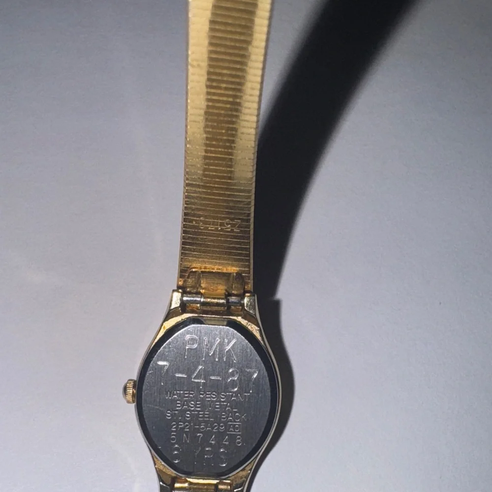 vintage gold-tone Seiko quartz
